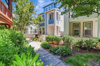 4242 Streamside Dr, Santa Rosa, CA 95409