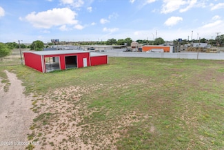 8203 90th St, Wolfforth, TX 79382