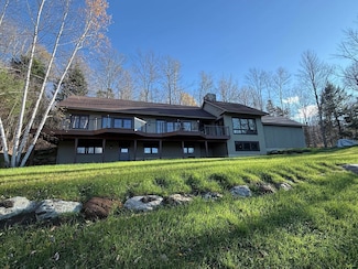 389 Upper Pinnacle Rd, Stowe, VT 05672
