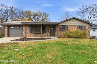 621 Belmont Dr, Jefferson City, MO 65109