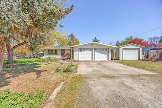 2439 Garland Place, Medford, OR 97501