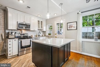 4217 36th St S, Arlington, VA 22206