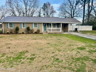 808 Spruce St, Whiteville, NC 28472