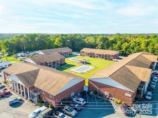 103 Carriage House Dr, Kannapolis, NC 28081