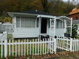 507 1st Ave, West Logan, WV 25601