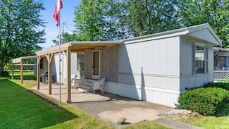 5755 S 075 W Unit 15, Wolcottville, IN 46795