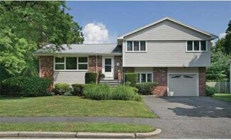 121 Andrew St, Newton Highlands, MA 02461