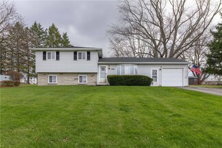 1366 Pinnacle Rd, Henrietta, NY 14467
