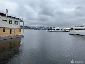 2309 N Northlake Way Unit 13, Seattle, WA 98103