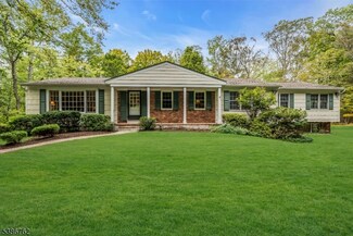 23 Hunters Trail, Warren, NJ 07059