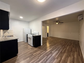 2701 Hemphill St, Fort Worth, TX 76110