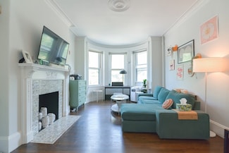 1495 Beacon St Unit 2, Brookline, MA 02446