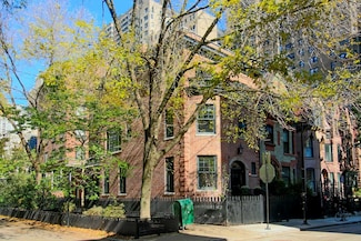 36 E Schiller St, Chicago, IL 60610
