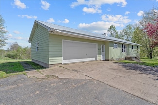 2226 County Route 37, Central Square, NY 13036