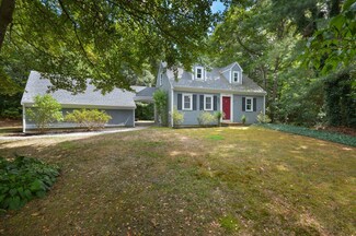 29 Rascally Rabbit Rd, Marstons Mills, MA 02648