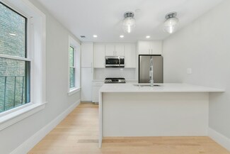 10 Lamson Ct Unit 3, Boston, MA 02128