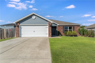 3406 Barnevelder Cove, Springdale, AR 72764