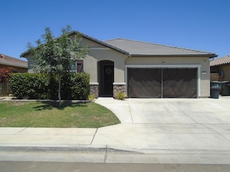6908 E Castle Ave, Fresno, CA 93727