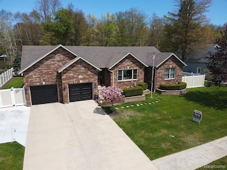 5652 N Lake Dr Unit 28, Kimball, MI 48074