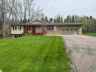 329 8th St, Marion, MI 49665
