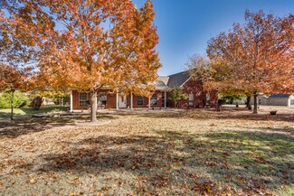 1040 N Oak Branch Rd, Waxahachie, TX 75167
