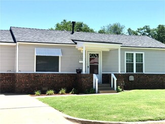 4400 N Wall St, Warr Acres, OK 73122