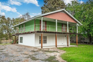 2009 Atchafalaya River Hwy, Breaux Bridge, LA 70517
