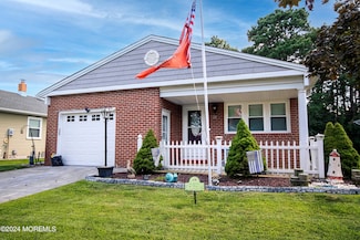 26 Pine Valley Dr, Toms River, NJ 08757