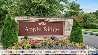 201 Van Winkle Ln, Mahwah, NJ 07430