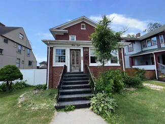 38 Webb St, Hammond, IN 46320