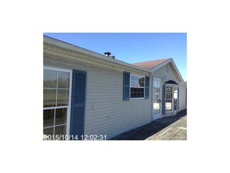 5222 E Kinderhook Rd, Scottsburg, IN 47170