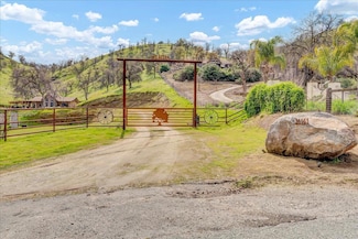31161 Meadowlark Ln, Springville, CA 93265