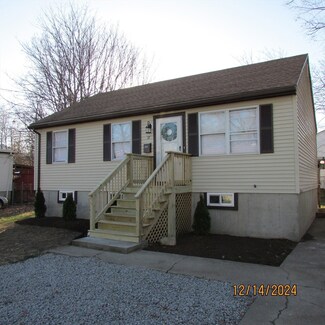 17 Hull St, Quincy, MA 02169