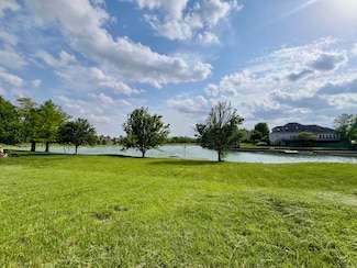 4309 Stonebridge Ct, Champaign, IL 61822