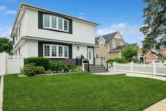 340 N Michigan Ave, Massapequa, NY 11758