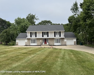1516 Moores River Dr, Lansing, MI 48910