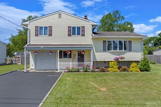 15 Brian Rd, Edison, NJ 08817
