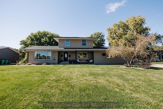 215 S 18th St, Aurora, NE 68818