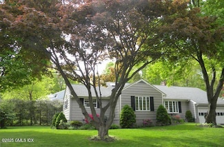 40 Long Meadow Rd, Riverside, CT 06878