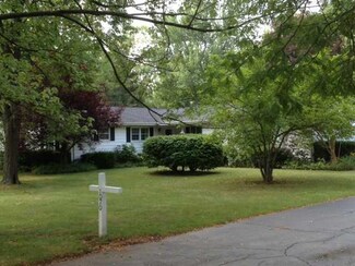 1070 Gwinn St, Medina, NY 14103