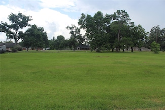 6610 Spencer Dr, Jones Creek, TX 77541