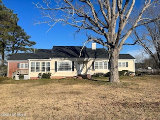 1540 W Hanrahan Rd, Ayden, NC 28513