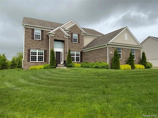 3331 Mallard Ln, Lake Orion, MI 48360
