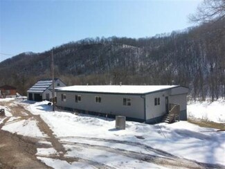 59025 Morgan Hollow Rd, Lynxville, WI 54626