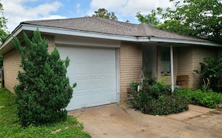 4826 Macridge Blvd, Houston, TX 77053