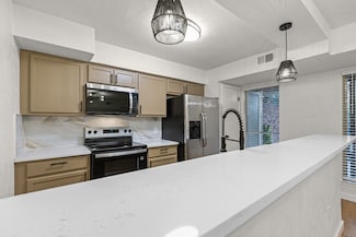 7510 Holly Hill Dr Unit 152C, Dallas, TX 75231