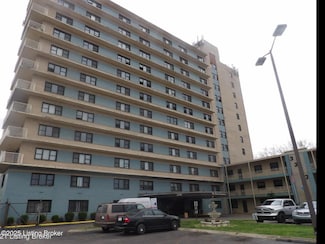 3320 Bardstown Rd Unit V8, Louisville, KY 40218