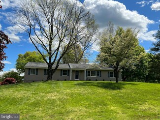 9 Strawberry Ln, Hillsborough, NJ 08844