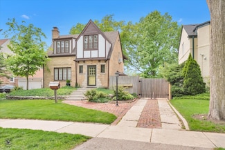 920 Juniper Rd, Glenview, IL 60025