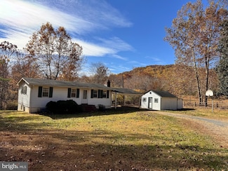 2 Sundale Ln, Amissville, VA 20106